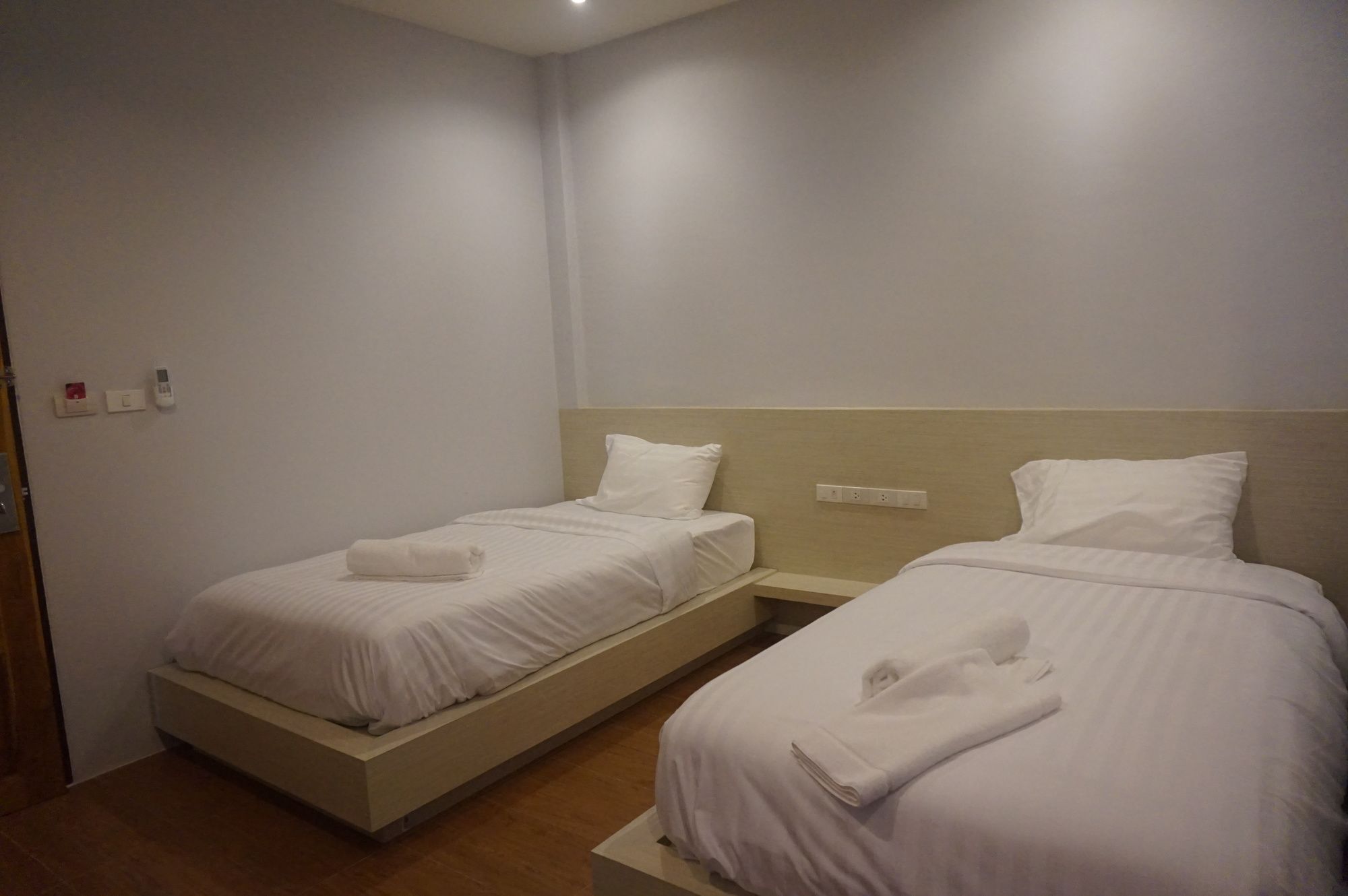 Lin House Hotel Thalang Exterior photo
